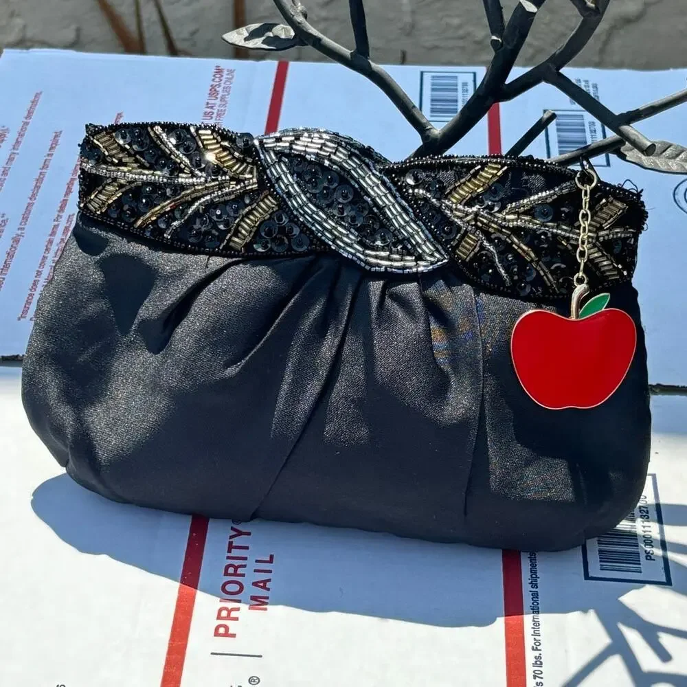 Stunning Vintage Clutch Purse